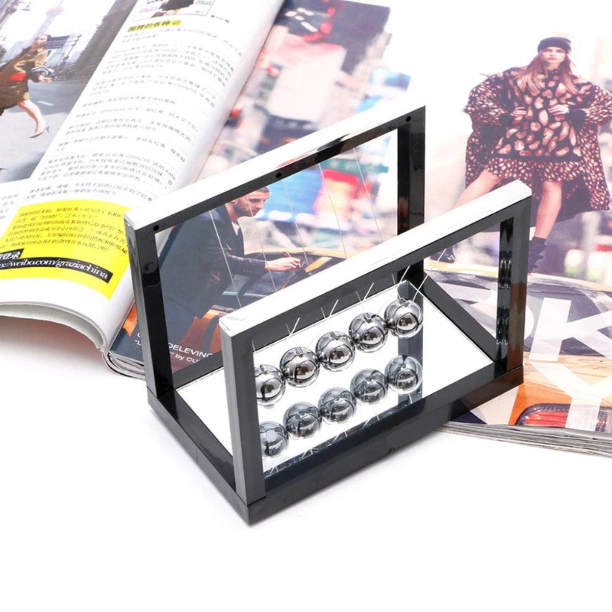 Gadget éducatif illustrant les lois de Newton