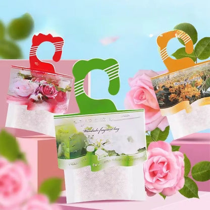 Sachets parfumés Nidora Lavande & Osmanthus suspendus pour armoire ou dressing.