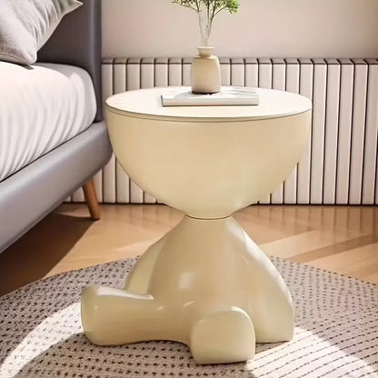 Table d’appoint en forme d’ours avec rangement intégré, design moderne et ludique signé Nidora.